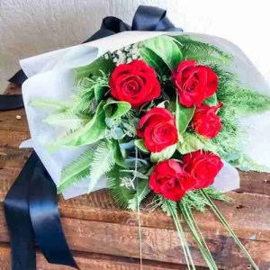 6 Red Roses Hervey Bay Flower Delivery